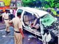 टँकरवर तवेरा आदळून मालेगावचे दोघे ठार - Marathi News | Two people of Malegaon were killed in a collision with tanker | Latest nashik News at Lokmat.com