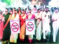 महिला अत्याचाराच्या निषेधार्थ कॉँग्रेसचा ‘कॅण्डल मार्च’ - Marathi News | Congress's 'Kandal March' | Latest nashik News at Lokmat.com