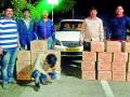 वाहनासह ४.८० लाखांचा दारूसाठा जप्त - Marathi News | 4.80 lakhs of liquor seized with vehicle | Latest vardha News at Lokmat.com