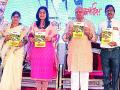 ‘आदर्श ग्रामसभा’चे थाटात प्रकाशन - Marathi News | The publication of 'Adarsh ​​Gram Sabha' | Latest yavatmal News at Lokmat.com