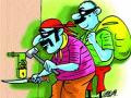तीन घरफोड्यांमध्ये चार लाखांचा ऐवज चोरी - Marathi News |  Theft of four lakhs in three burglaries | Latest nashik News at Lokmat.com