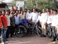 साक्रीत अपंग व्यक्तीला सायकल भेट - Marathi News | Bicycle gift to a disabled person | Latest dhule News at Lokmat.com