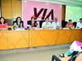 विषम परिस्थितीवर मात करण्याची महिलांमध्ये क्षमता - Marathi News | Capacity in women to overcome odd conditions | Latest maharashtra News at Lokmat.com