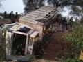ट्रक उलटून १५ जणांचा जागीच ठार - Marathi News | A truck overturned, killing 15 people on the spot | Latest jalgaon News at Lokmat.com