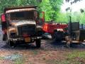 गडचिरोली जिल्ह्यात नक्षल्यांनी जाळली तीन वाहने - Marathi News | Naxals set fire to three vehicles in Gadchiroli district | Latest gadchiroli News at Lokmat.com