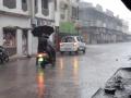 लासलगावी पावसामुळे नागरिकांची धावपळ - Marathi News | Citizens rush to Lasalgaon due to rains | Latest nashik News at Lokmat.com