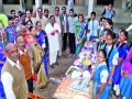 आनंदमेळ्यातून विद्यार्थ्यांना मिळते जीवन जगण्याची कला कृष्णा भगत : वाजे विद्यालयात स्काउट-गाइडचा कार्यक्रम - Marathi News | The students get the pleasure of life. Krishna Bhagat: The program of scouts and guides at Khaje School | Latest nashik News at Lokmat.com