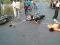 नवापूर तालुक्यातील नवागाव दुचाकींचा अपघात - Marathi News | Navagaon bike accident in Navapur taluka | Latest nandurbar News at Lokmat.com