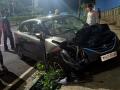 ठाण्यात कारच्या धडकेमध्ये पादचारी दाम्पत्य गंभीर जखमी - Marathi News | Pedestrian couple seriously injured in car crash in Thane | Latest thane News at Lokmat.com