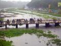 पाणीच पाणी चहूकडे : पुण्यात पावसाने उडवली दाणादाण - Marathi News | Flood condition in Mutha river : water level passes Bhide bridge | Latest pune Photos at Lokmat.com