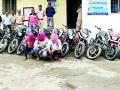 अमरावतीच्या युवकांकडून वर्धेत दुचाकींची चोरी - Marathi News | Two wheelers stolen from Amravati youth in Wardha | Latest vardha News at Lokmat.com