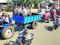 जिल्हा कचेरीवर धडकला भूमिपुत्रांचा ट्रॅक्टर मोर्चा - Marathi News | Tractor Front of Dhadkal Bhamiputra on District Cacheri | Latest yavatmal News at Lokmat.com