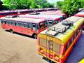 जिल्ह्यात संपामुळे प्रवाशांचे हाल - Marathi News | The accident occurred due to a strike in the district | Latest nashik News at Lokmat.com