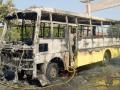 विटा येथे स्कूल बसला भीषण आग; चालक व महिला मदतनीस बचावले - Marathi News |  School buses fierce in Vita; Driver and women helpers escaped | Latest sangli News at Lokmat.com
