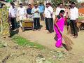 नगरसेवकांनी केली स्वच्छता - Marathi News | Corporators made cleanliness | Latest gadchiroli News at Lokmat.com