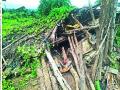शेकडो गावांत पावसामुळे हाहाकार - Marathi News | Hundreds of rain fall in hundreds of villages | Latest gadchiroli News at Lokmat.com