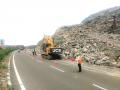 पुणे-नाशिक महामार्गावर धोकादायक दगड काढण्याचे काम सुरू - Marathi News | On the Pune-Nashik highway, the work of removal of dangerous stones started | Latest ahilyanagar News at Lokmat.com