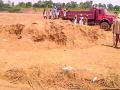सात रेती घाटांवरुन रेतीची अवैध तस्करी सुरूच - Marathi News | Illegal smuggling of sand from seven sand ghats continues | Latest gondia News at Lokmat.com