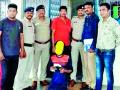दोन मोबाईल चोर व एका पाकीटमाराला अटक - Marathi News | Two mobile thieves and one Pakitmatara are arrested | Latest gondia News at Lokmat.com