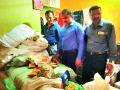 श्रमिकनगरमधील प्रकार : व्यावसायिकाच्या घरी सातपूर पोलिसांची कारवाई अडीच लाखांचा गुटखा जप्त - Marathi News | Types of Shramik Nagar: Satpur police seized the gutka of 2.5 lakhs for the businessman's house | Latest nashik News at Lokmat.com