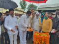 ओझर येथे टमाटा लिलावाचा शुभारंभ - Marathi News | Launch of Tomato Auction at Ozark | Latest nashik News at Lokmat.com