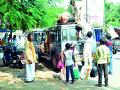 खासगी वाहतुकदारांकडून प्रवाशांची लूट - Marathi News | Loot of passengers by private transporters | Latest yavatmal News at Lokmat.com