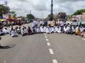 येवल्यात ओबीसी आरक्षण प्रश्‍नी समता परिषदेचा रास्ता रोको - Marathi News | Block the way of OBC reservation issue equality council in Yeola | Latest nashik News at Lokmat.com