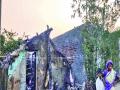 आग लागून झोपडी खाक - Marathi News | Fire hut | Latest nashik News at Lokmat.com