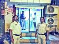 पैशांचा पाऊस! 'एटीएम'मधून निघाली पाचपट रक्कम - Marathi News |  Five times to get out of ATM ... | Latest nashik News at Lokmat.com