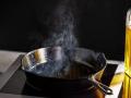 जन्मदात्याच्या अंगावर मुलीने टाकले उकळते तेल - Marathi News | Boiling oil poured by the girl on the body of the father | Latest bhandara News at Lokmat.com