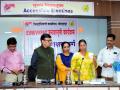 कोल्हापूर जिल्ह्यातील गावागावांत ‘ईव्हीएम-व्हीव्हीपॅट’ची प्रात्यक्षिके - Marathi News |  EVM-VVPAT demonstration in the villages of Kolhapur district | Latest kolhapur News at Lokmat.com
