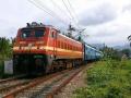 डाऊन रेल्वे मार्ग दुरुस्त झाल्याने दुपारपासून रेल्वे मार्ग सुरळीत - Marathi News |    Due to the repair of down railway line it is possible to clear the railway line from noon | Latest nashik News at Lokmat.com
