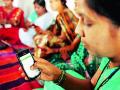 अ‍ॅन्ड्रॉईड मोबाईल वापरताना अंगणवाडी सेविकांची दमछाक - Marathi News | Anganwadi Sevikas tired of using Android mobile | Latest vardha News at Lokmat.com