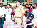 अमरावती पोलिसांचे ‘मिशन कॉर्नर मीटिंग्ज’ हिट! - Marathi News | Amravati Police's 'Mission Corner Meetings' hit! | Latest amravati News at Lokmat.com