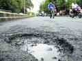 नागपुरात सिमेंट रस्ते असलेल्या भागातच जास्त खड्डे - Marathi News | More potholes in the cement roads in Nagpur | Latest nagpur News at Lokmat.com