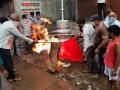 चीनचा झेंडा जाळला - Marathi News | The Chinese flag was burned | Latest dhule News at Lokmat.com