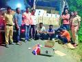 चिमूरमध्ये १९ लाखांचा मुद्देमाल जप्त - Marathi News | 19 lakh worth of money was seized in Chimur | Latest chandrapur News at Lokmat.com