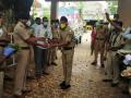 कोरोनाचा ‘एन्काऊंटर’ करीत ७ पोलीस कर्तव्यावर - Marathi News | 7 policemen on duty while 'encountering' Corona | Latest jalgaon News at Lokmat.com