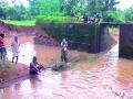तुकूम येथील सिंचन बंधारा फुटला - Marathi News | The irrigation dam at Tukum spilled | Latest gadchiroli News at Lokmat.com