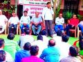 वेतन कपातीविरुद्ध आक्रोश आंदोलन - Marathi News | Squeaking movement against wages cut | Latest gondia News at Lokmat.com