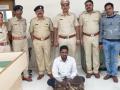 रेल्वेने वन्य प्राण्यांची तस्करी करणाऱ्या टोळीतील तस्कराला हैद्राबाद येथून अटक - Marathi News | Accused of Wildlife trafficking gang traffickers arrested in Hyderabad | Latest thane News at Lokmat.com
