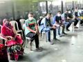 Coronavirus in Nagpur ; लसीकरण केंद्रांवर रांगा, नागरिक गोंधळात - Marathi News | Coronavirus in Nagpur; Queues at vaccination centers, civil confusion | Latest nagpur News at Lokmat.com