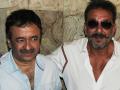 ‘मीटू’चे आरोप झेलणा-या राजकुमार हिराणींना ‘मुन्नाभाई’ची साथ! - Marathi News | sanjay dutt extends support to rajkumar hirani amid metoo allegations | Latest filmy News at Lokmat.com