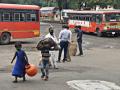 पहिल्याच दिवशी २८ एस.टी.च्या ५५ फेऱ्या - Marathi News | 55 rounds of 28 STs on the first day | Latest kolhapur News at Lokmat.com