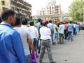 तापल्या ऊन्हात रांगा वाढल्या....टॅक्सीवाले, रिक्षावाले गेले तरी कुठे? - Marathi News | Long queues in summer....Where are auto rikshaw & taxi? | Latest maharashtra News at Lokmat.com