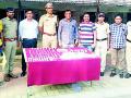 १०० ग्रॅ्रम सोने, ७ किलो चांदी जप्त - Marathi News | 100 gram of gold, 7 kg of silver seized | Latest amravati News at Lokmat.com