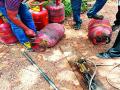 वाहनामध्ये घरगुती गॅसचा वापरवाहनामध्ये घरगुती गॅसचा वापर - Marathi News | The use of domestic gas in the use of domestic gas in the vehicle | Latest bhandara News at Lokmat.com