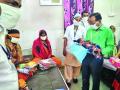 ५५ कि़मी. पायी प्रवासानंतर मजूर महिलेने दिला गोंडस मुलीला जन्म - Marathi News | After the journey 55KM woman gave birth to a baby girl | Latest buldhana News at Lokmat.com
