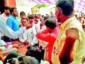 रोजगार सेवक निवडीवरून दोन गटात शाब्दिक चकमक - Marathi News | In the two groups, from the selection of employment service, literal flint | Latest chandrapur News at Lokmat.com