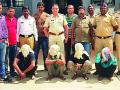 एटीएम फोडणाऱ्या चौघांना अटक - Marathi News | Four arrested for breaking ATMs | Latest chandrapur News at Lokmat.com